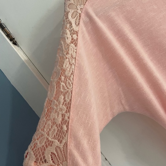 BCX Women's Peach Colored Lace Accent Top size medium - Picture 4 of 7